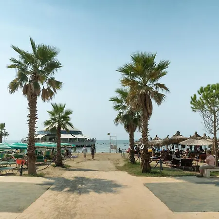 Albora's Seaside *