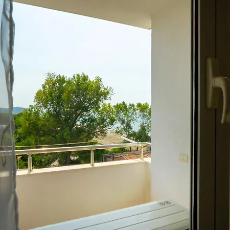 Albora's Seaside Apartment